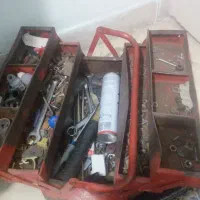 جعبه ابزار فلزی با خود ابزار الات مفت گذاشتم