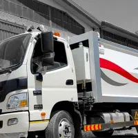 راننده کامیونت حمل زباله درون شهری