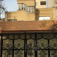 خانه ویلایی۲۵۰مترزیرفی۲۱م خیابان امام خمینی