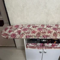 میز اتو و‌چرخ خیاطی سالم