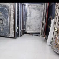 / تنوع بی‌نظیر فرش در یک فروشگاه