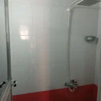 منزل مبله مستقل نواب صفوی|اجارهٔ کوتاه‌مدت آپارتمان و سوئیت|شیراز, کوشک میدان|دیوار