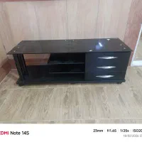 میز تلویزیون شیشه ای