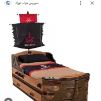 تخت وکمدنوجوان