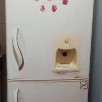 دو عدد یخچال|یخچال و فریزر|بافت, |دیوار