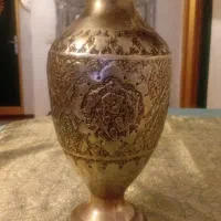 گلدان برنجی قلم‌زنی وجعبه خاتم کاری