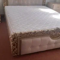 تخت خواب سلطنتی دو نفره