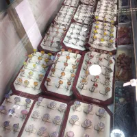 فروشنده آقا برای نقره جات فروشی