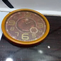 ساعت دیواری