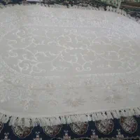 فرش ماشینی بیضی کرم سفید در حد نو