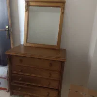 میز و اینه ارایشی