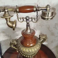 تلفن قدیمی چوبی و فلزی|تلفن رومیزی|تهران, بروجردی|دیوار