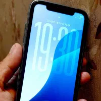 ایفون ۱۱ لاکاغذی