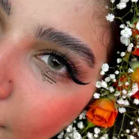 آموزش و خدمات تخصصی اکستنشن مژه