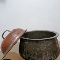 قابلمه مسی با درپوش، با قدمت بالا