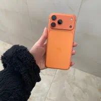 ایفون ۱۷ پرومکس نارنجی