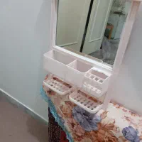 یک عددآینه ی روشوی ،به فروش میرسد