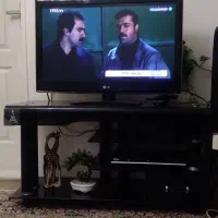 تلویزیون ال ای دی 32 ال جی با میز|تلویزیون و پروژکتور|تهران, آزادشهر|دیوار