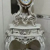 ساعت کنسول دار