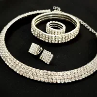 سرویس نگین دار ۳لاین ضدریزش ضدحساسیت نو|زیورآلات و اکسسوری|قم, بنیاد|دیوار