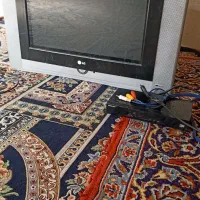 فروش فوری یک عدد تلویزیون همراه با دستگاه