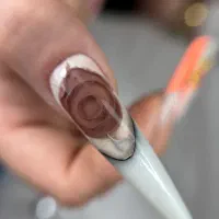 آموزش کاشت ناخن با مجوزفنی و حرفه ای