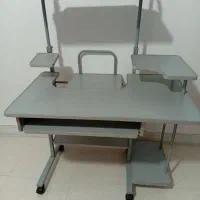 میز کامپیوتر سالم