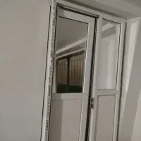 درب پی وی سی درجه یک تو پر آینه دار