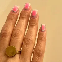 استخدام دستیار ناخن