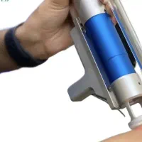 اوپراتور باتجربه دستگاه لیزر الکساندرایت