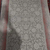 قالیچه گل برجسته کاملا نو دوسه ماه استفاده شده