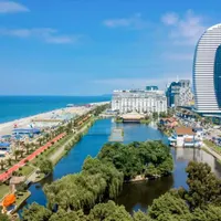 اپارتمان ۳خواب همکف حیاط دار