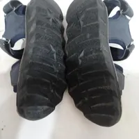 دو جفت کفش بچگانه|کفش و لباس بچه|رودسر, |دیوار
