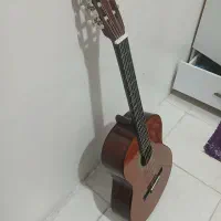 گیتار یاماها c40|گیتار، بیس، امپلیفایر|رشت, کاکتوس|دیوار