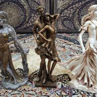 مجسمه سه تاشون بزرگ هستن