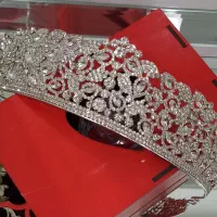 تاج عروس عربی چشمگیر