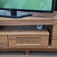 میز زیر تلویزیون