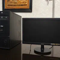 کامپیوتر با مانیتور