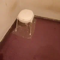 دستشویی فرنگی پلاستیکی پایه فلزی