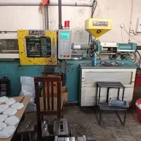 دستگاه تزریق پلاستیک. ماهر