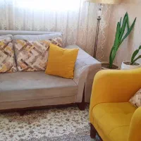 مبل و میز غذا خوری و نیم ست راحتی