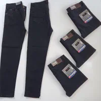 شلوار لی Levi's در رنگ بندی متنوع|لباس|شیراز, میانرود|دیوار