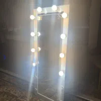 آینه قدی چراغ دار در حد نو