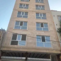 فروش فوری آپارتمان ۱۳۰ متری برخیابان درحصارک پایین