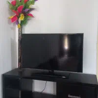 میز و تلویزیون