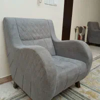 مبل ۵ نفره همراه با میز جلو مبلی چوبی و دوعدد عسلی|مبلمان خانگی و میز عسلی|تهران, خاوران|دیوار