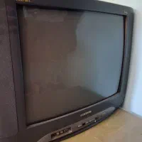 تلویزیون سامسونگ سالم همراه میز