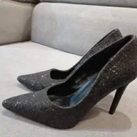 یک جفت کفش مجلسی زنانه تُرک در حد نو