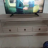 میز تلویزیون چوبی در حد نو