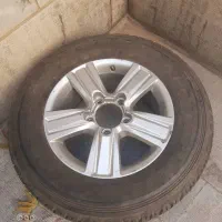 یک عدد لاستیک زاپاس برای خودرو لند کروز